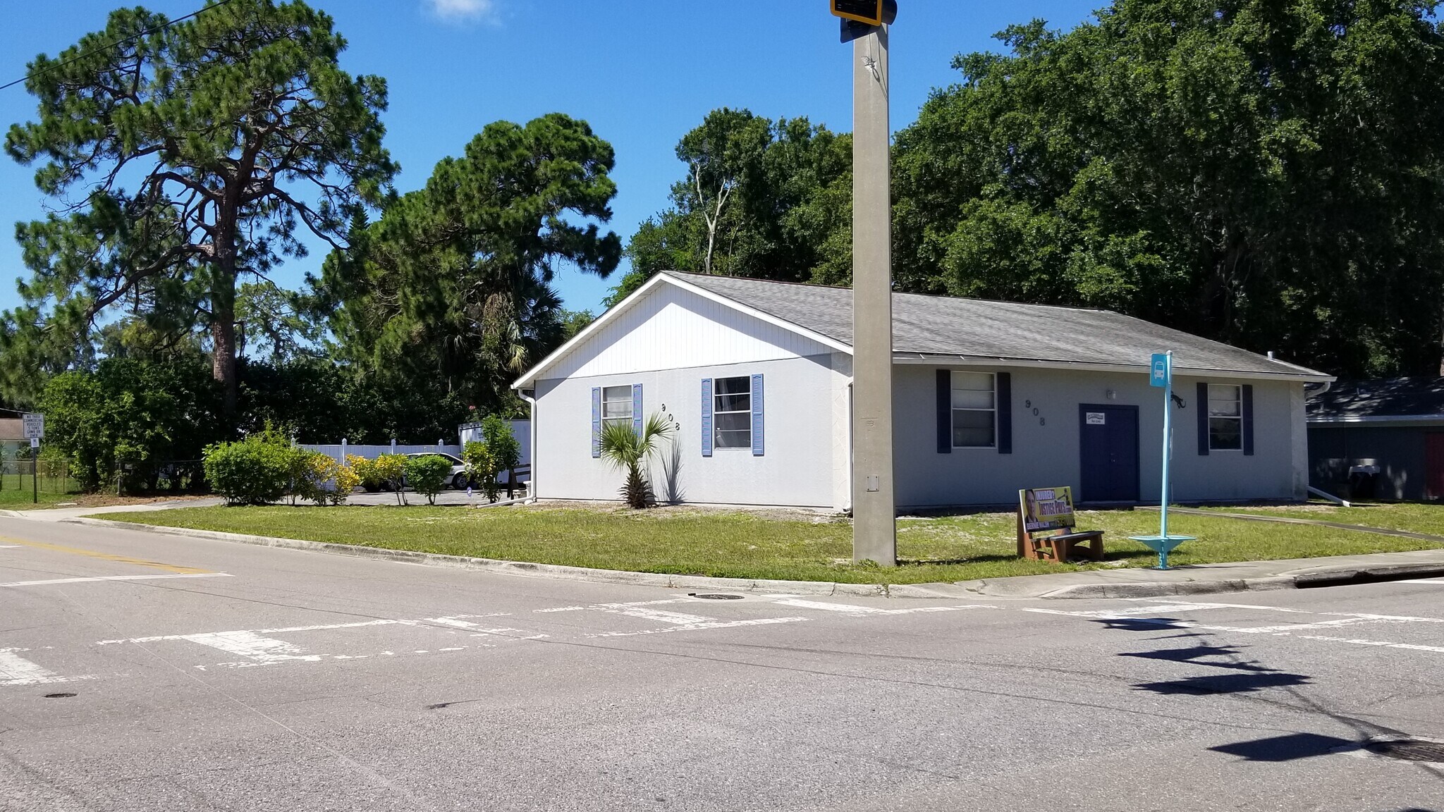 908 39th St W, Bradenton, FL for sale Primary Photo- Image 1 of 1