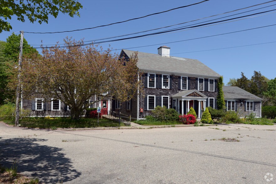100 Dillingham Ave, Falmouth, MA 02540