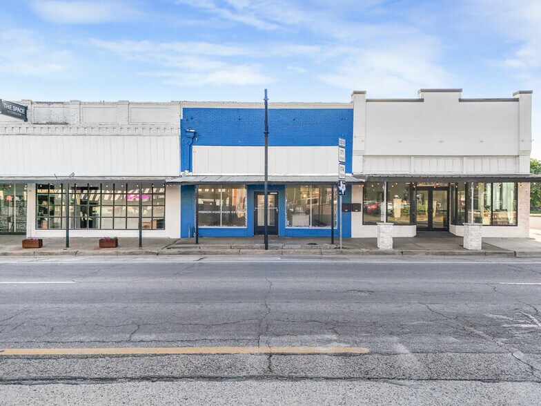 204 S Main St, Cleburne, TX for sale - Building Photo - Image 1 of 15