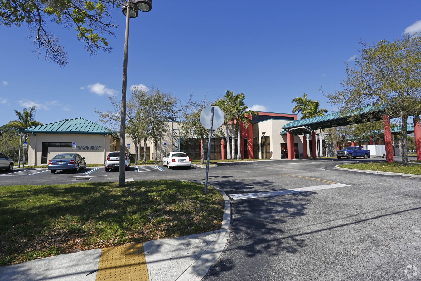 6500 66th St N, Pinellas Park, FL 33781