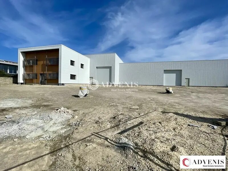 Industrial in Bassens for lease Building Photo- Image 1 of 8