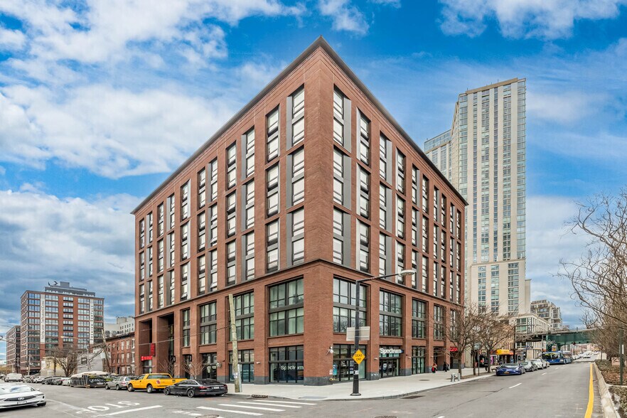 45-06 Pearson St, Long Island City, NY for lease - Building Photo - Image 1 of 6