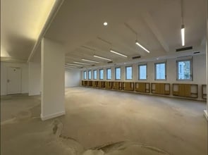 28-28 Rue Du Docteur Finlay, Paris for lease Interior Photo- Image 2 of 2