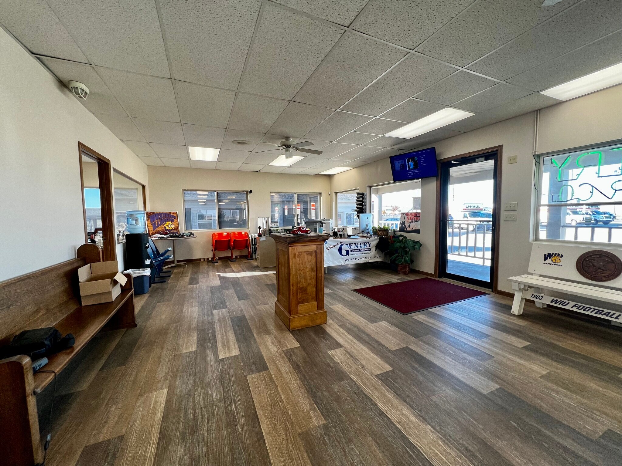 1719 E Jackson St, IL 61455 Gentry Motors