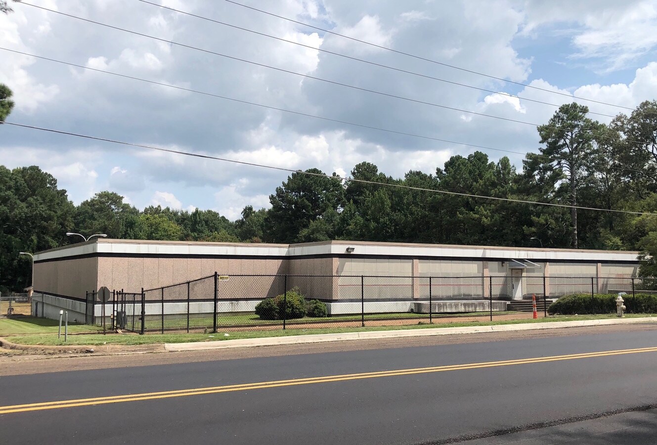 3576 Terry Rd, Jackson, MS 39212