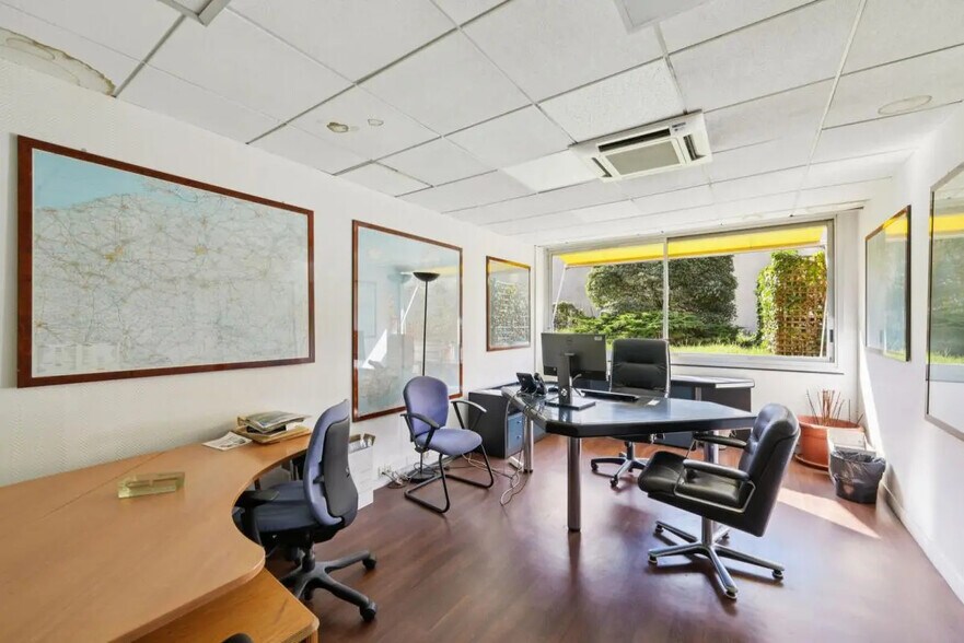 Office in Paris for sale - Interior Photo - Image 2 of 7