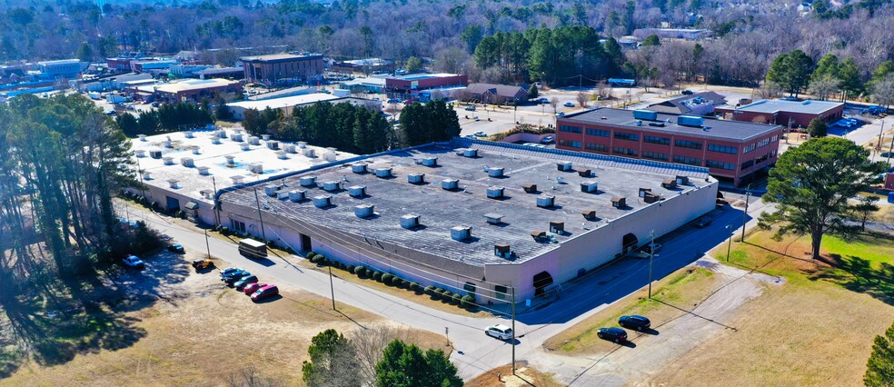 112-118 Jones St, Fuquay Varina, NC for lease - Building Photo - Image 1 of 10