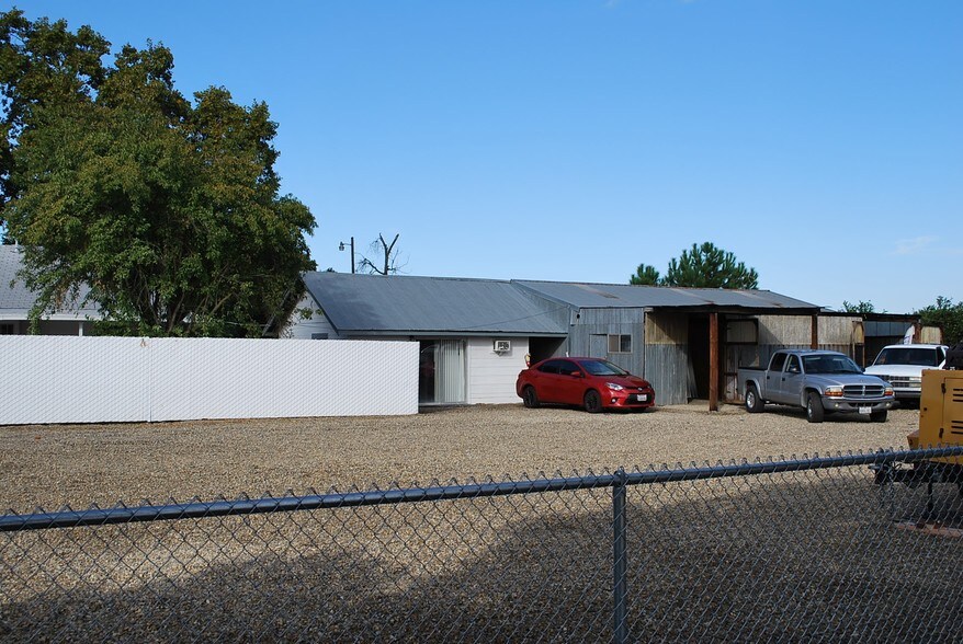 12844 E McKinley Ave, Sanger, CA for sale - Building Photo - Image 1 of 1