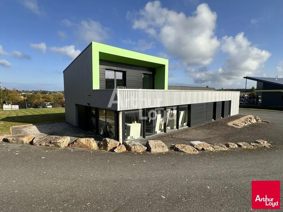 Flex in Saint-Malo for lease Building Photo- Image 1 of 9