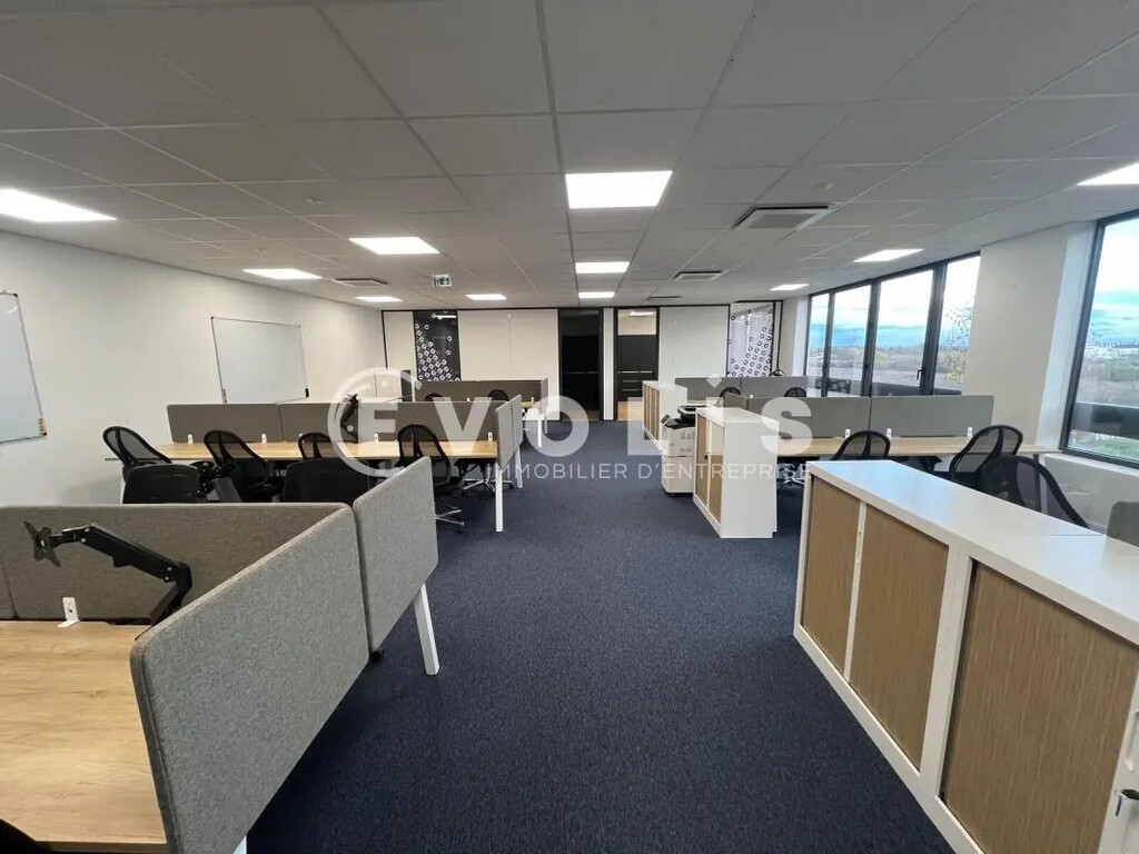 Vente Bureaux 215 m² - Photo 1