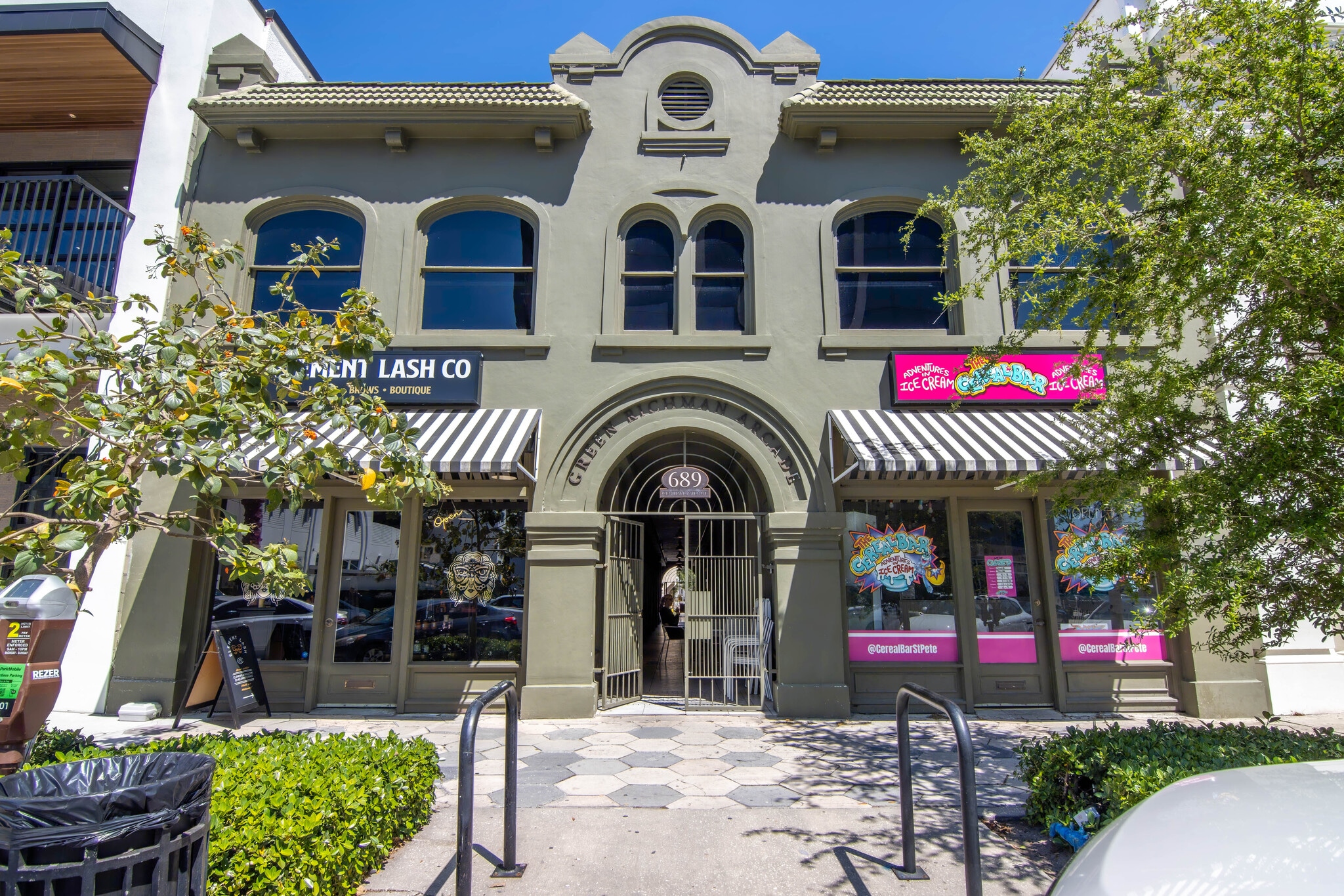 689 Central Ave, Saint Petersburg, FL for lease Primary Photo- Image 1 of 39