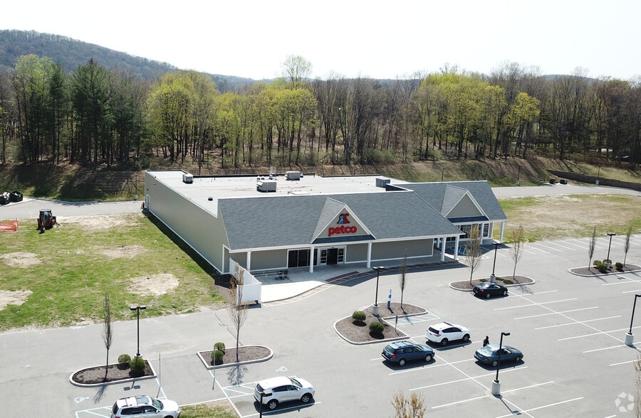 169 Danbury Rd, New Milford, CT for lease - Building Photo - Image 1 of 8