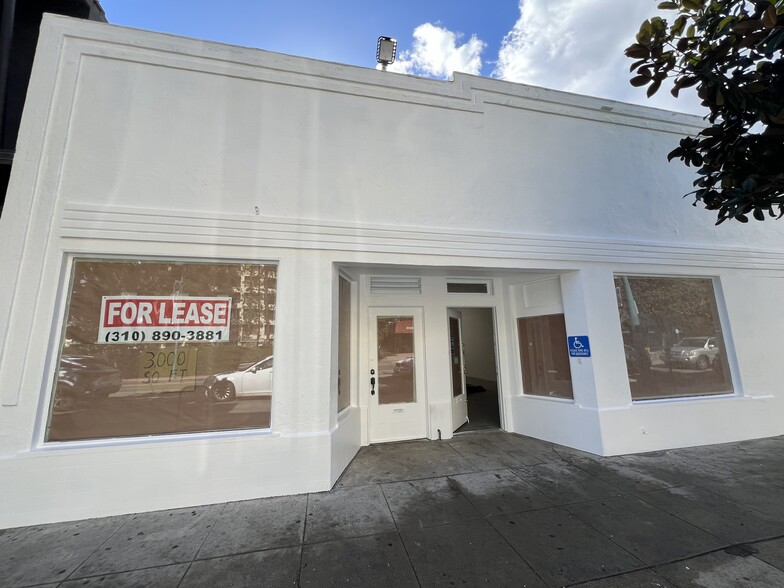 11012 Magnolia Blvd, North Hollywood, CA for lease - Building Photo - Image 2 of 10