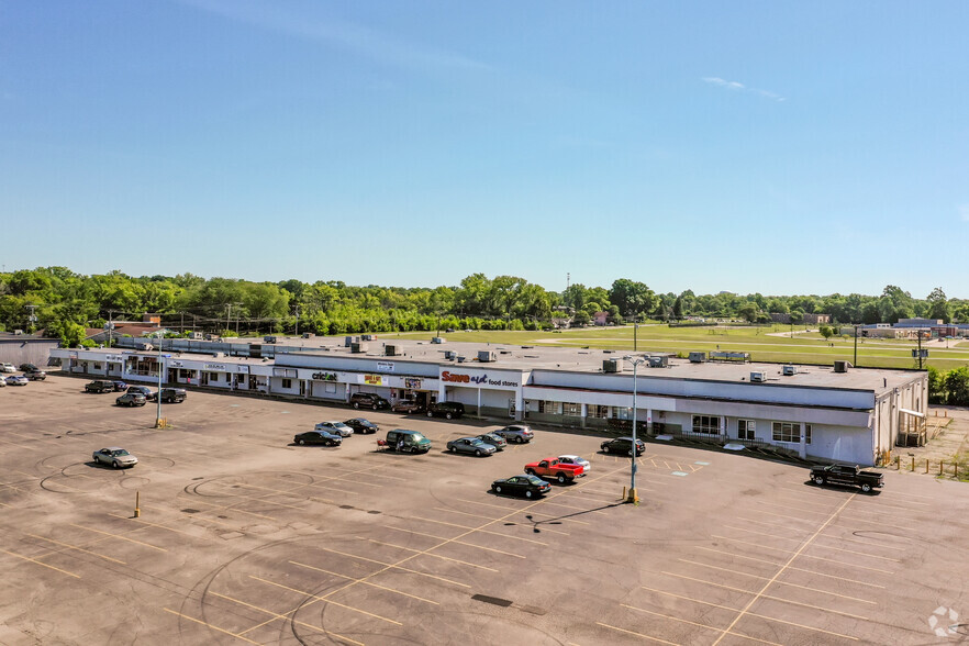 2126-2178 N Gettysburg Ave, Dayton, OH for lease - Primary Photo - Image 1 of 4