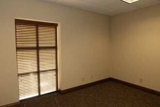 1801 W 32nd St, Joplin, MO for lease Interior Photo- Image 2 of 3