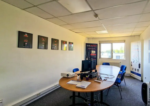 Office in Le Coudray for lease Interior Photo- Image 2 of 4