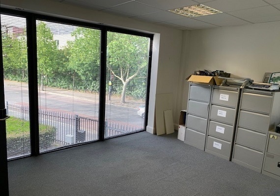 22 Abbey Rd, London for lease - Interior Photo - Image 1 of 7