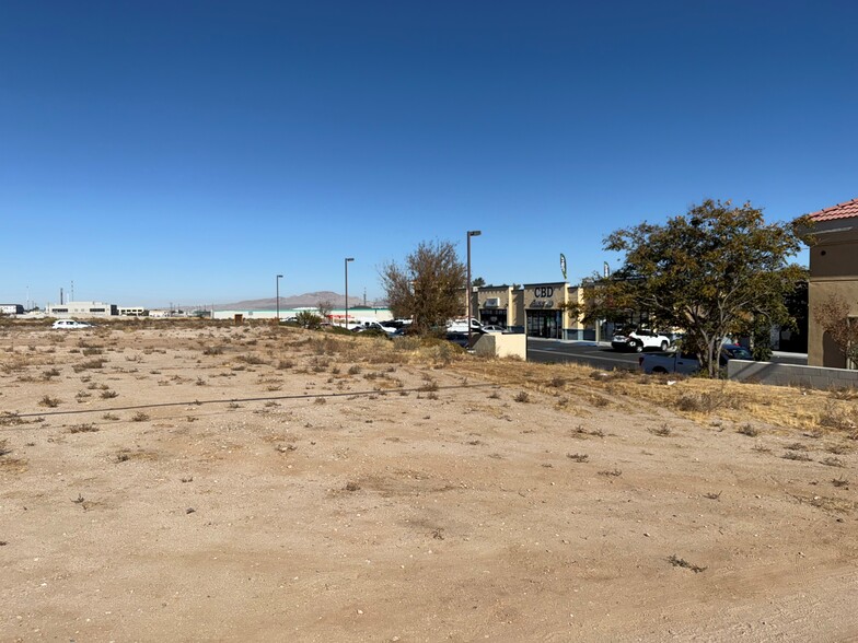 Bear Valley Rd, Hesperia, CA for sale - Building Photo - Image 2 of 12