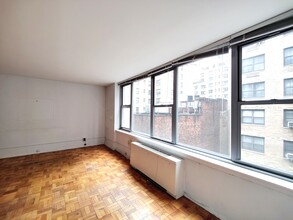 155 E 55th St, New York, NY for lease Interior Photo- Image 1 of 5