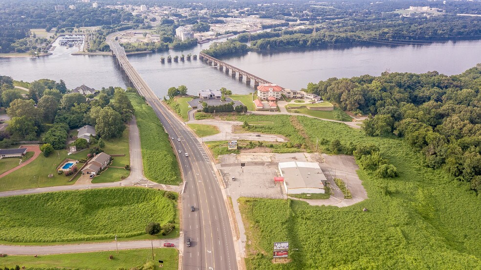 4400 N Jackson Hwy, Sheffield, AL for sale - Building Photo - Image 1 of 1