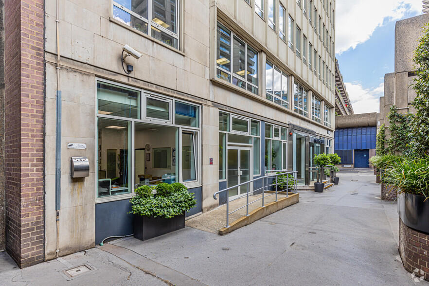 45 Beech St, London for lease - Building Photo - Image 3 of 10