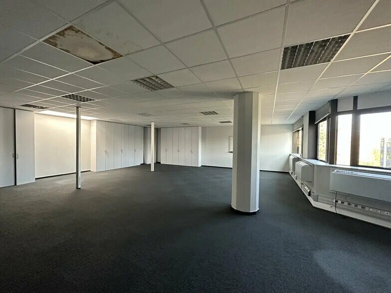 Office in ILLKIRCH-GRAFFENSTADEN for lease - Interior Photo - Image 3 of 6