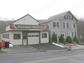 16 East St, New Milford CT - Bar