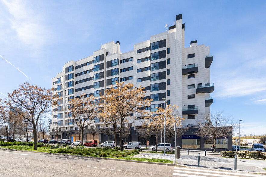 Calle María Mercedes de Borbón, 96, Madrid, Madrid for sale - Building Photo - Image 2 of 3