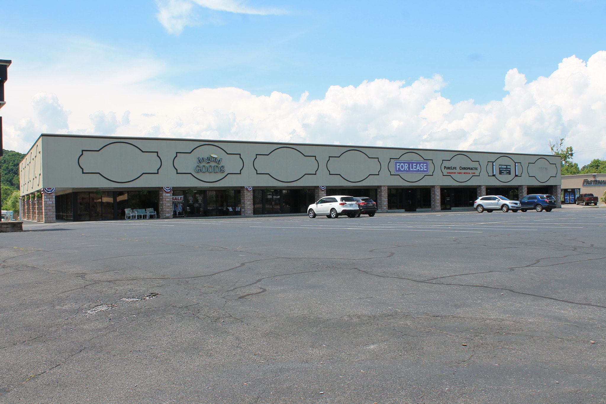 935 Wilcox Ct, Kingsport, TN for lease Building Photo- Image 1 of 44