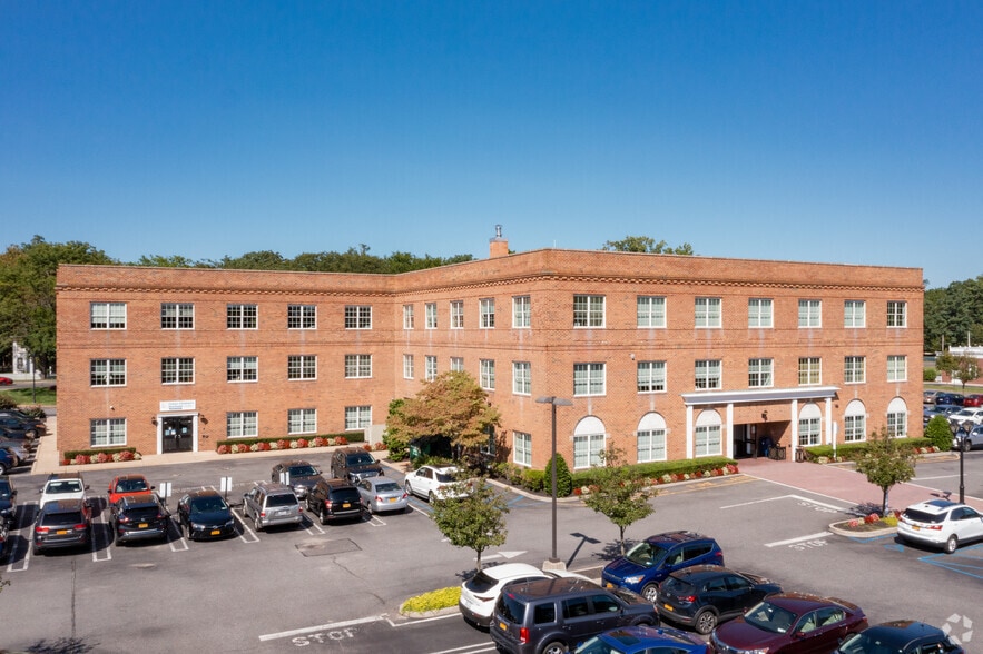 222 Middle Country Rd, Smithtown, NY 11787 Smithtown Executive Plaza