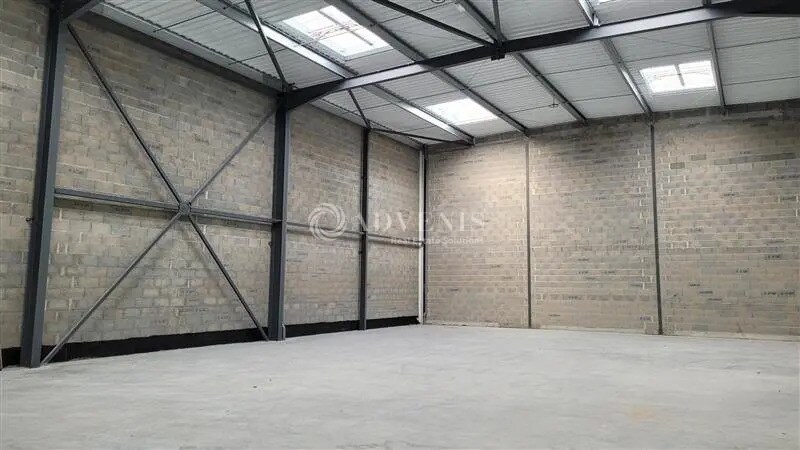 Flex in Carquefou for lease - Interior Photo - Image 2 of 8