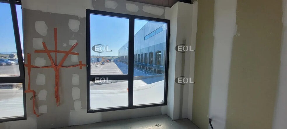 Industrial in Colombier-Saugnieu for lease - Interior Photo - Image 3 of 6