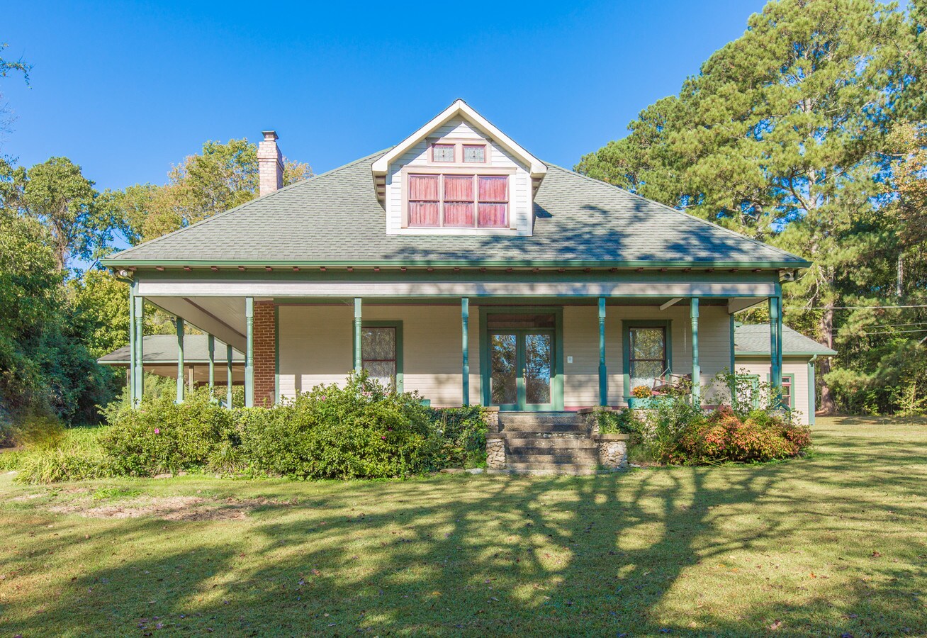 1992 Pine Grove Rd, Ringgold, GA 30736