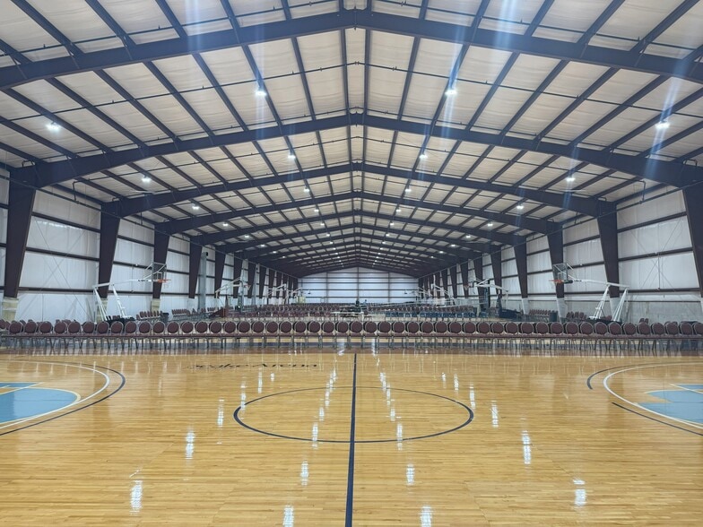 1836 Old Jacksboro LaFollette TN 37766 Hwy, LaFollette, TN for sale - Interior Photo - Image 2 of 3