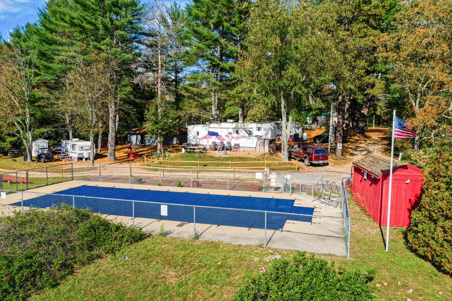 39 Windymere Dr, Epsom, NH for sale - Primary Photo - Image 1 of 1
