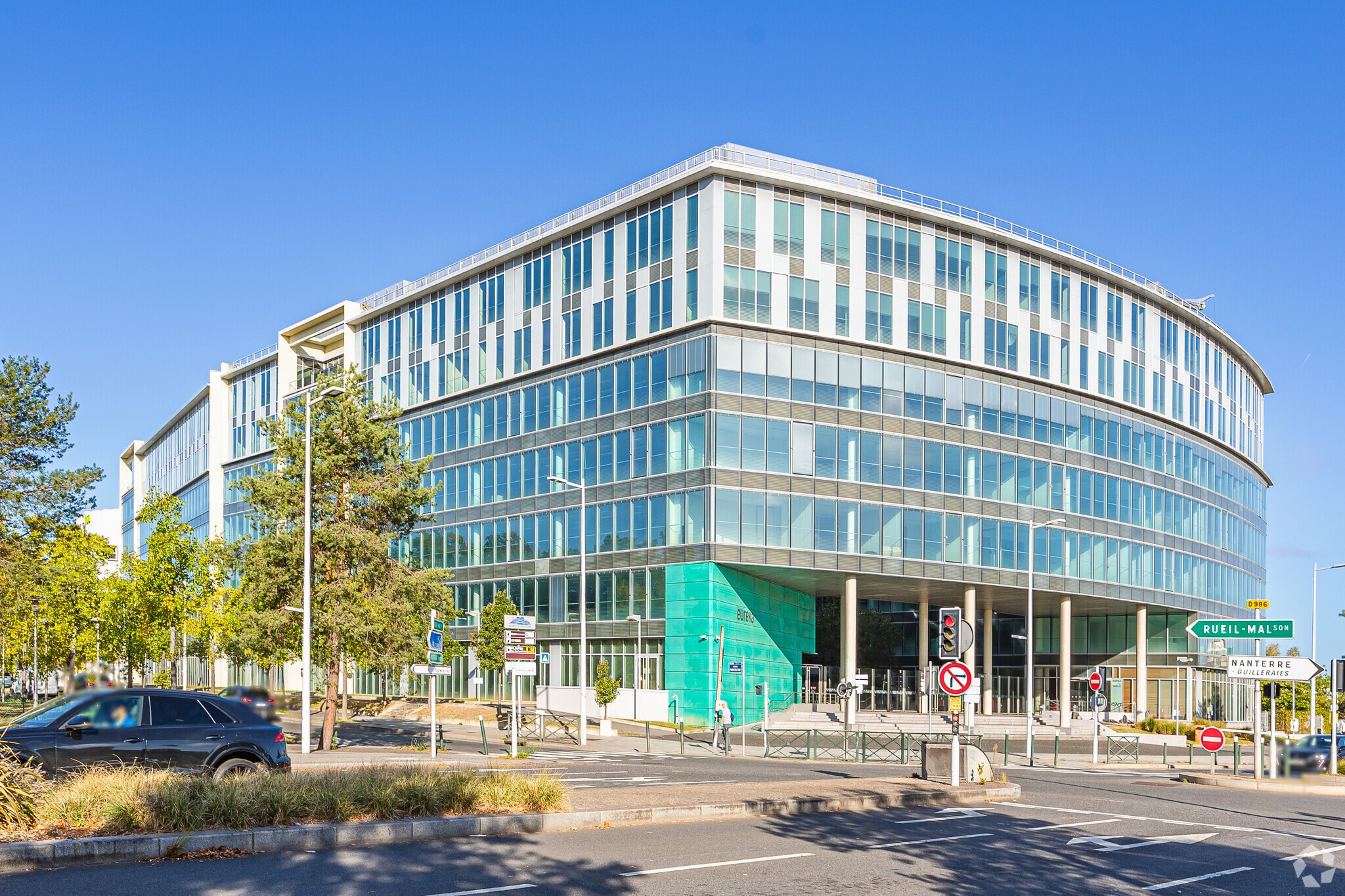 Office in Nanterre for lease Primary Photo- Image 1 of 18