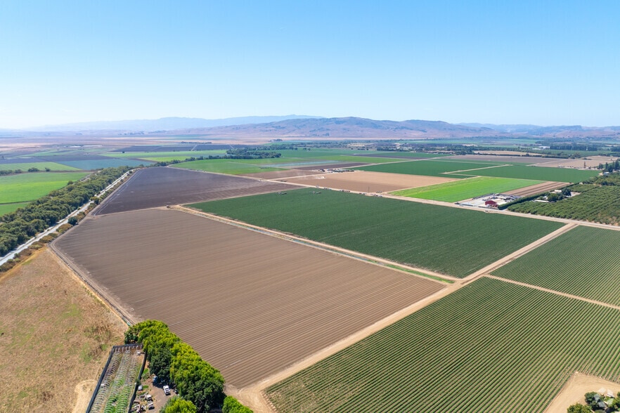 4175 Davidson Ave, Gilroy, CA for sale - Building Photo - Image 3 of 17