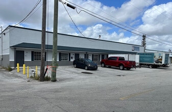 4861-4875 NE 12th Ave, Fort Lauderdale, FL for lease Building Photo- Image 1 of 2