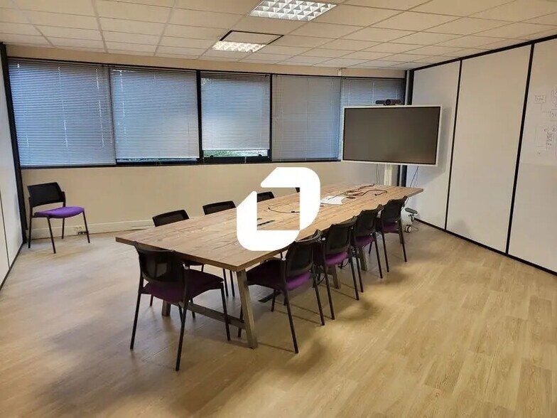 Office in Mérignac for lease - Interior Photo - Image 2 of 23