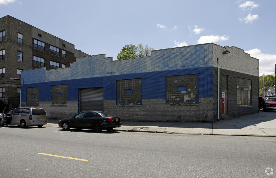 352-360 Avon Ave, Newark, NJ for lease - Primary Photo - Image 1 of 2