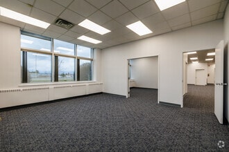 3000 Aut Transcanadienne, Pointe-claire, QC for lease Interior Photo- Image 2 of 13