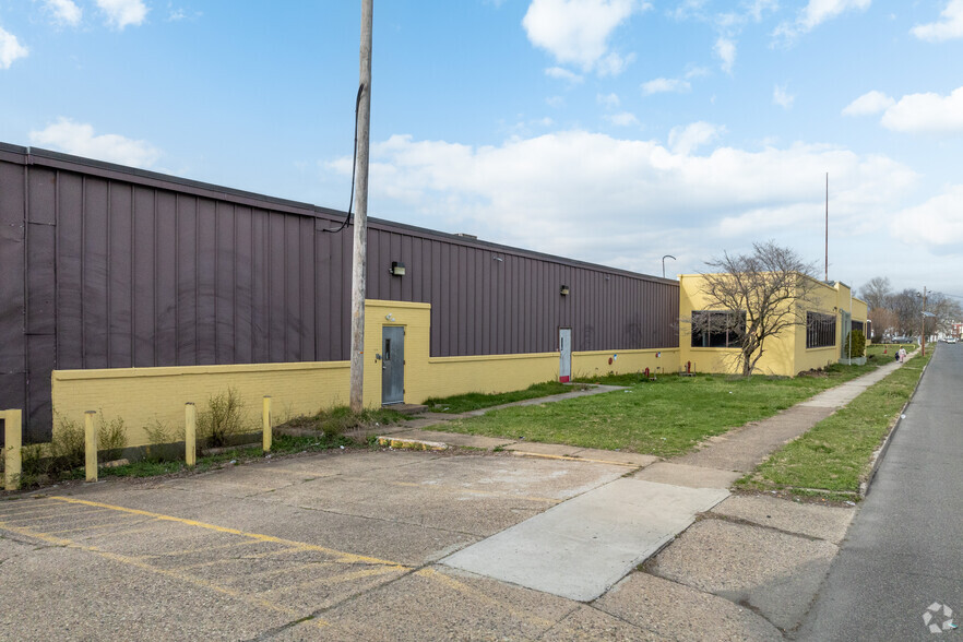 1400 E State St, Hamilton, NJ for lease - Primary Photo - Image 1 of 9