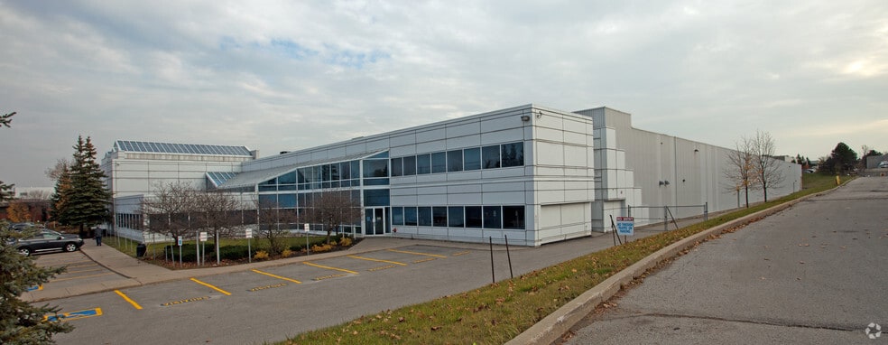 33 W Beaver Creek Rd, Richmond Hill, ON for lease - Primary Photo - Image 1 of 3