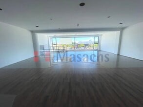 Retail in Sant Cugat del Vallès, Barcelona for lease Interior Photo- Image 2 of 13