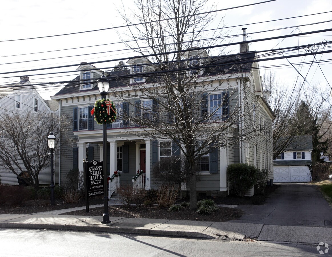 53 S Main St, Yardley, PA 19067