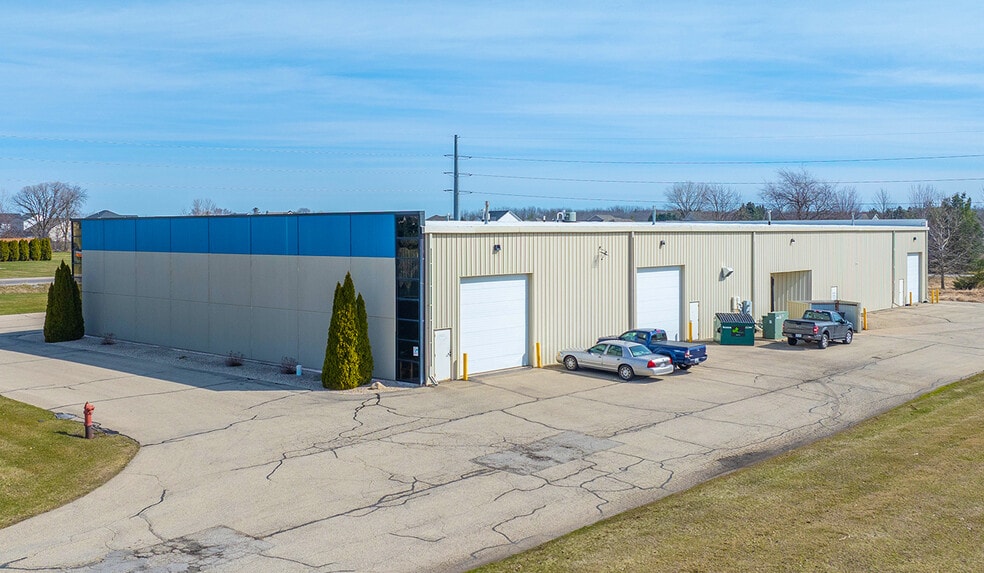 151 Corporate Dr, Beaver Dam, WI for lease - Building Photo - Image 3 of 4