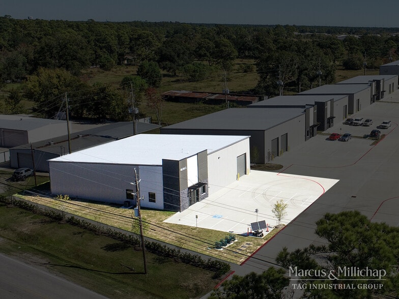 2323 S Houston Ave, Humble, TX for sale - Building Photo - Image 2 of 5