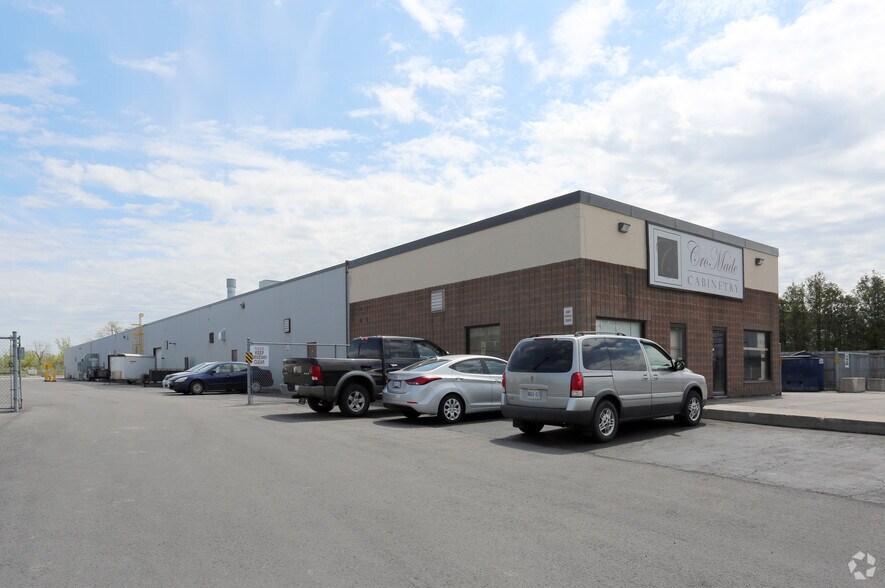 142 Cushman Rd, St Catharines, ON L2M 6T6