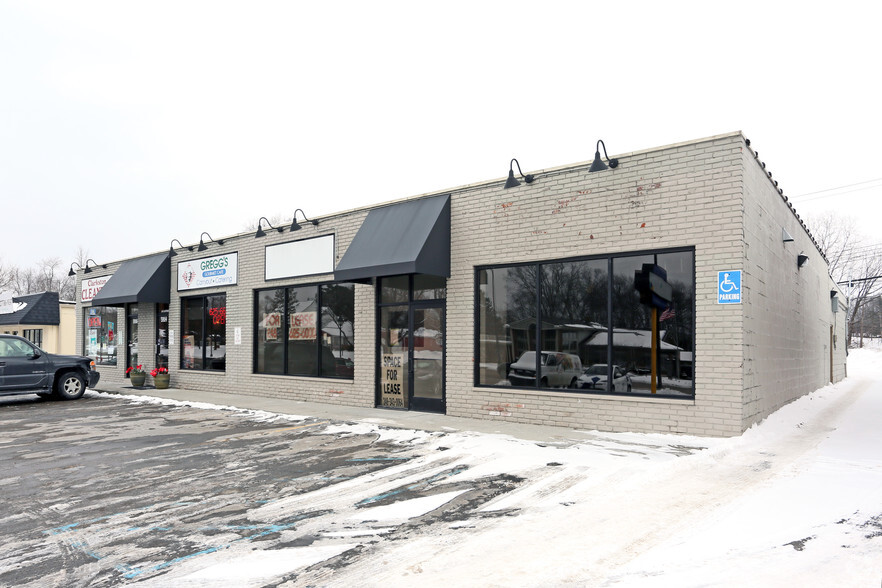 5910-5916 S Main St, Clarkston, MI for lease - Primary Photo - Image 1 of 8