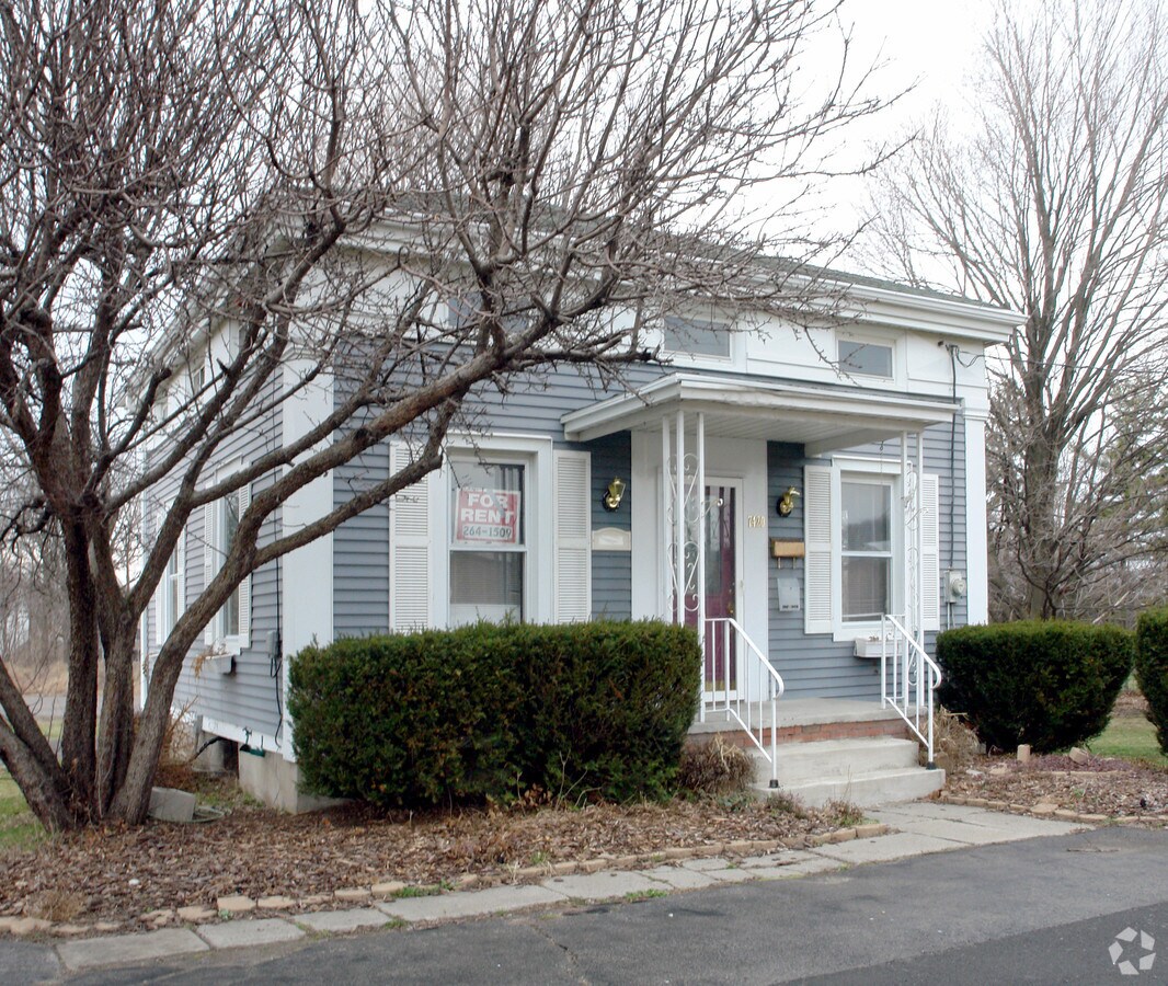 7420 Pittsford Palmyra Rd, Fairport, NY 14450